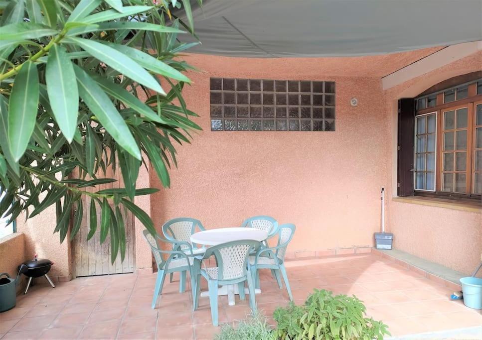 Ferienwohnung Le Petit Goudarguais Goudargues Exterior foto